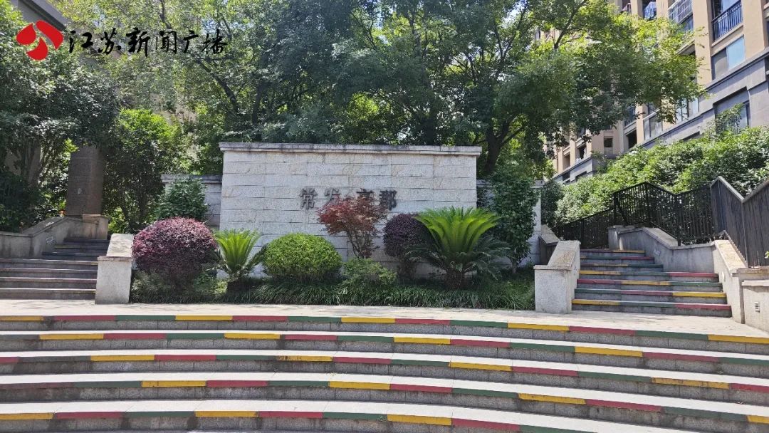 DƬ